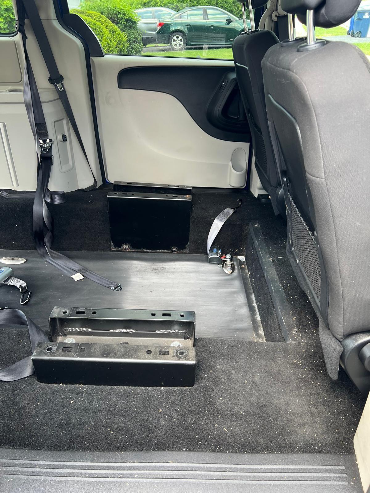 2020 Dodge Grand Caravan SE ATS Rear-Entry Long-Cut Wheelchair Van — photo 10
