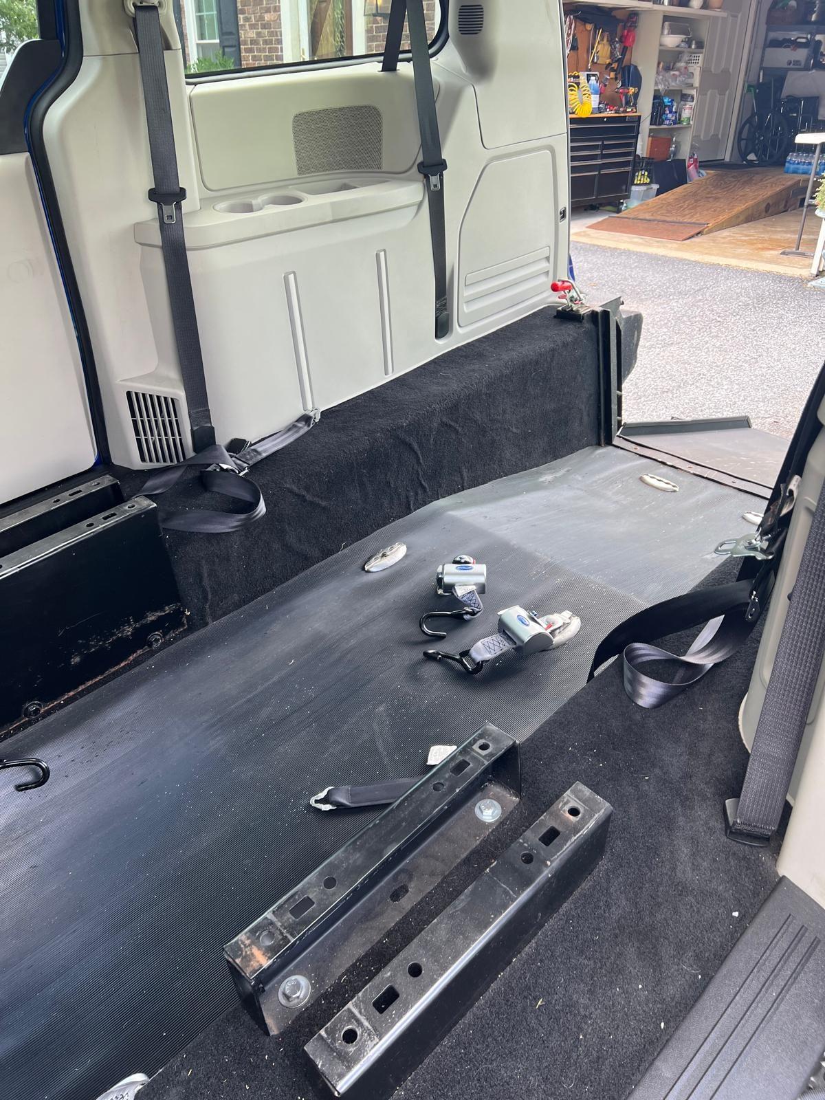 2020 Dodge Grand Caravan SE ATS Rear-Entry Long-Cut Wheelchair Van — photo 11