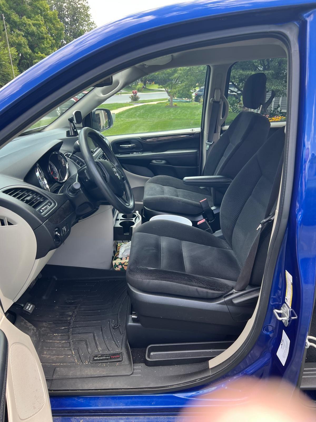 2020 Dodge Grand Caravan SE ATS Rear-Entry Long-Cut Wheelchair Van — photo 14