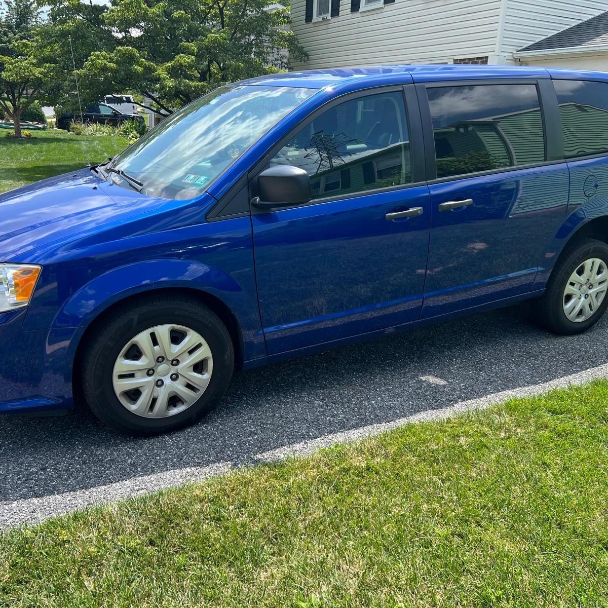 2020 Dodge Grand Caravan SE ATS Rear-Entry Long-Cut Wheelchair Van — photo 4