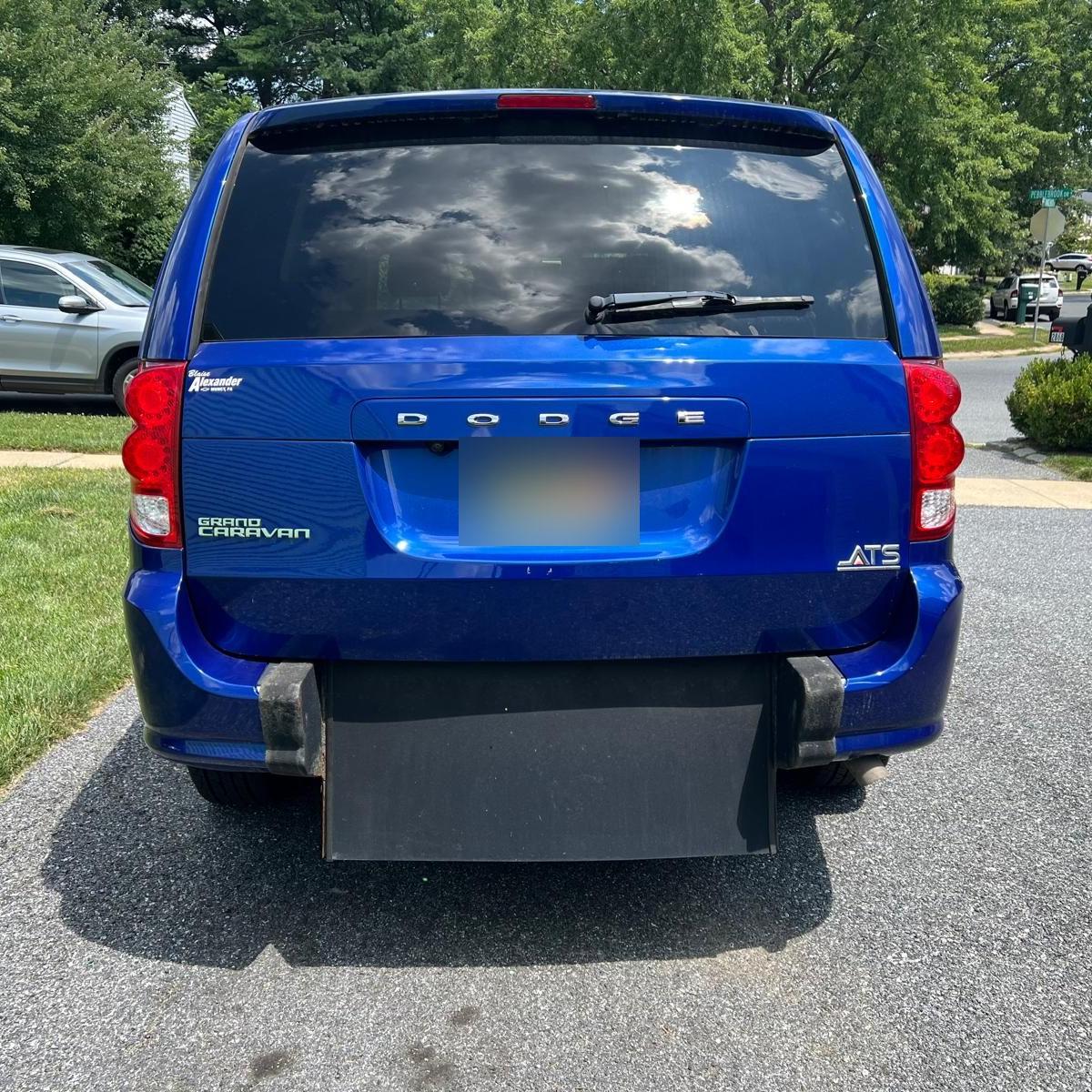 2020 Dodge Grand Caravan SE ATS Rear-Entry Long-Cut Wheelchair Van — photo 6